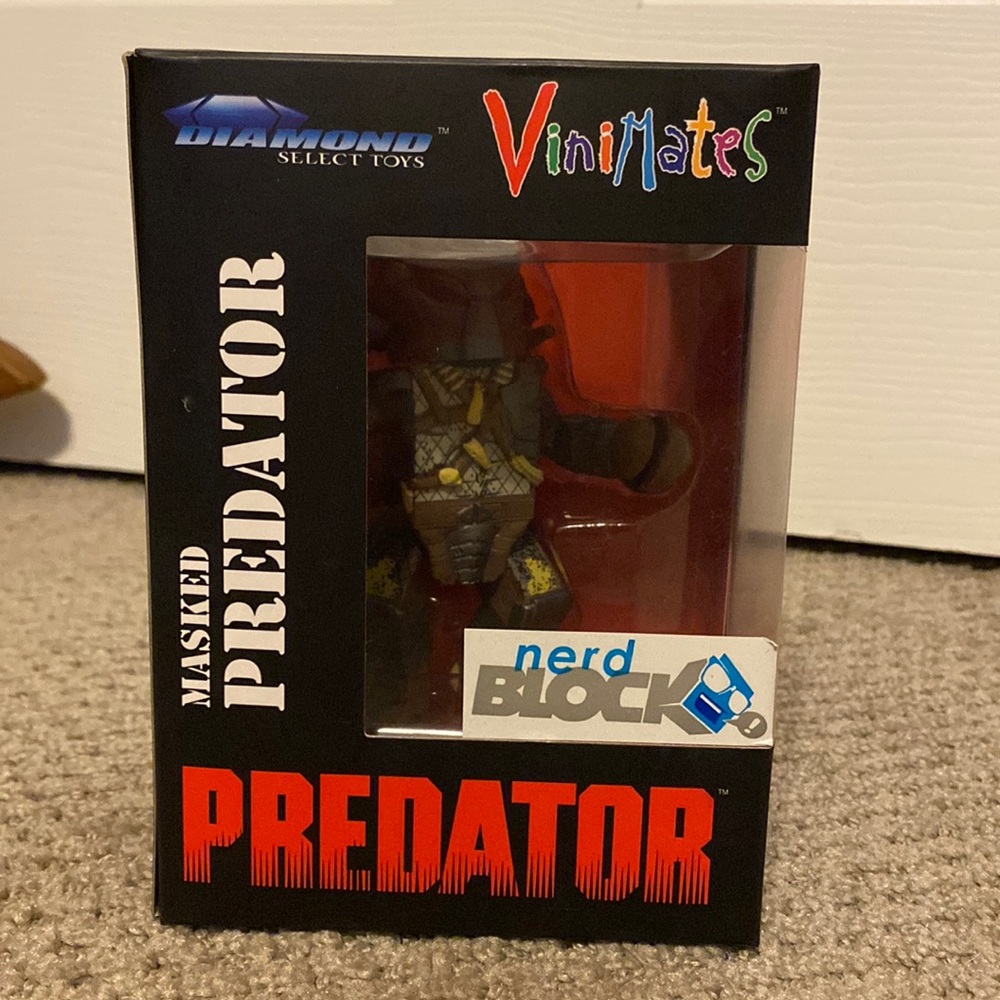 Vinimates Vinyl Predator Figure